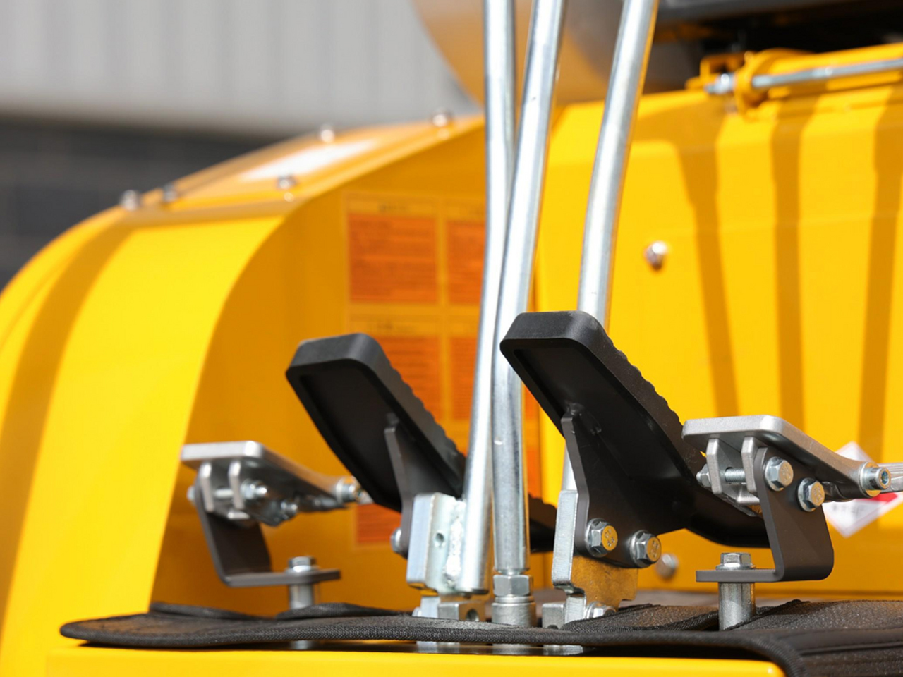 Miniescavadeira 1.400 kg — imagem 3
