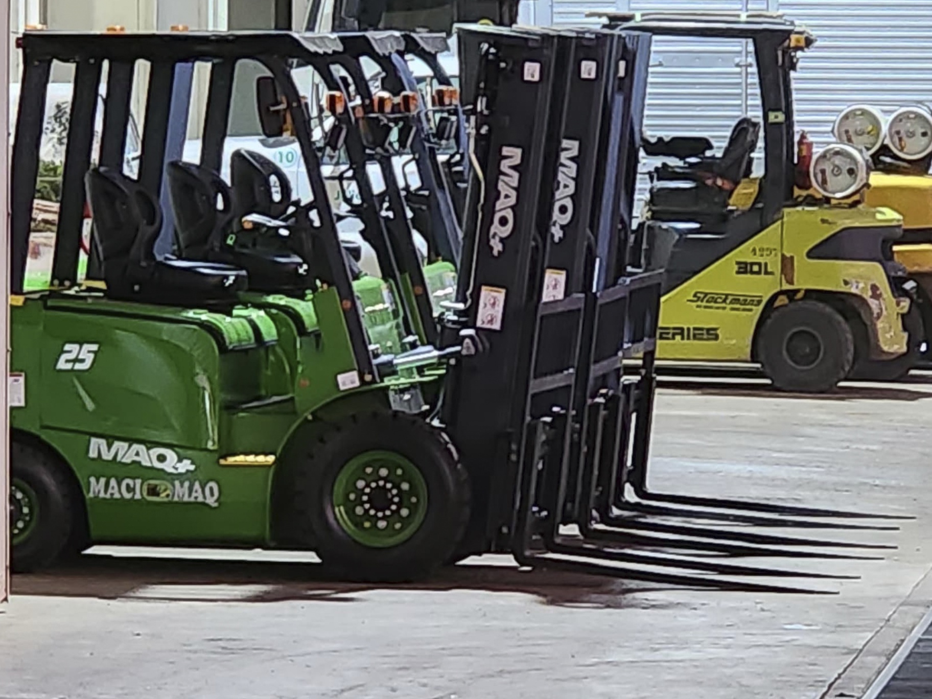 Empilhadeiras disponíveis para pronta entrega